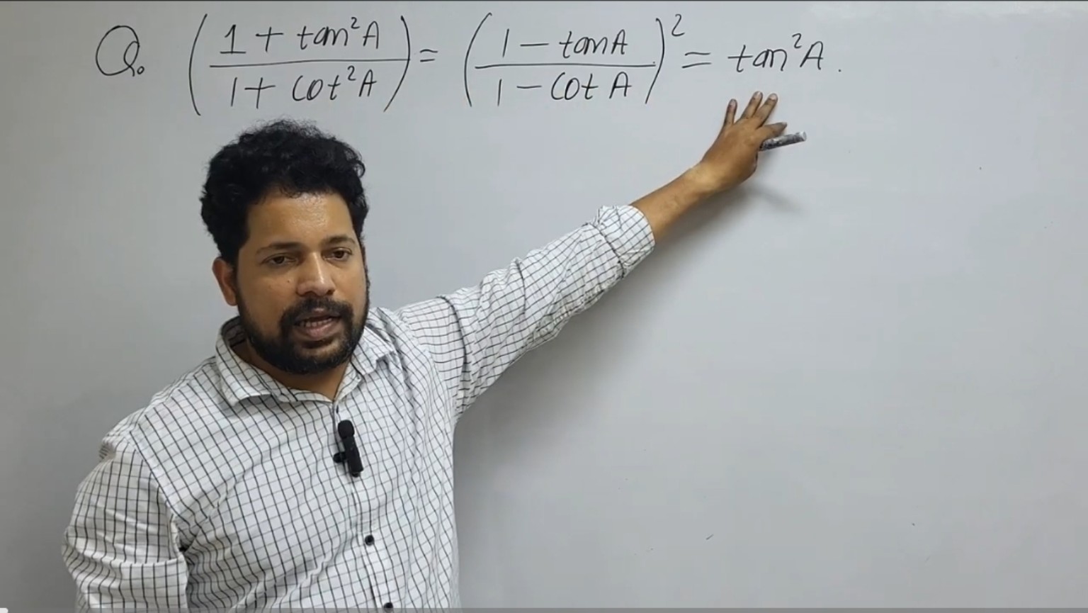DMAS Institute students in class